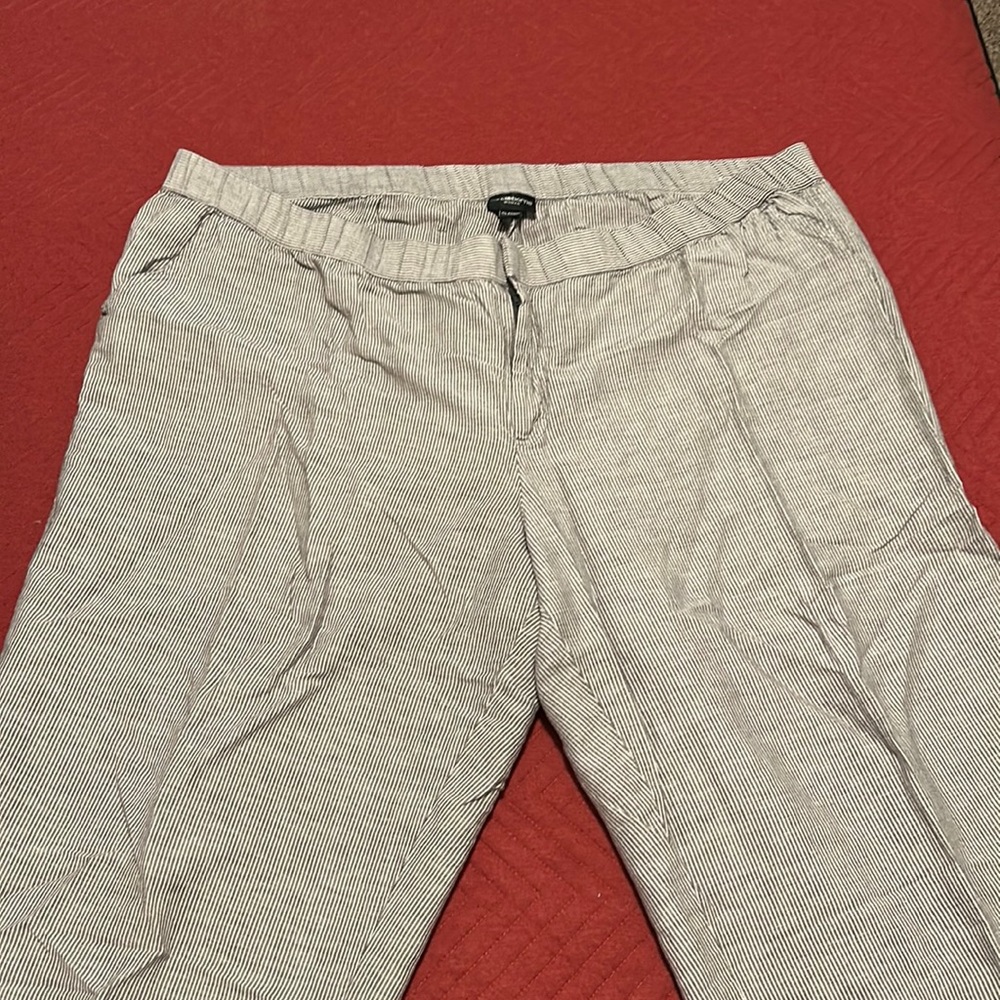 Capri pants